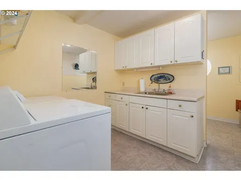42775 Sundown Way Cloverdale OR 97112