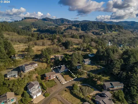 42775 Sundown Way Cloverdale OR 97112