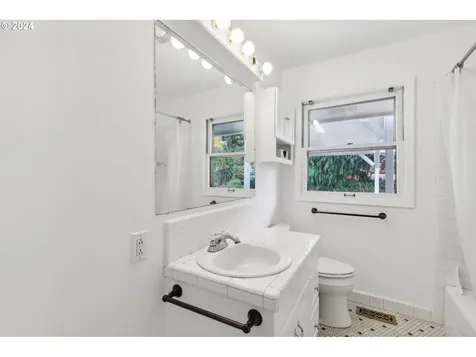 10910 SW 74th Avenue Portland OR 97223