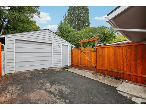 10910 SW 74th Avenue Portland OR 97223