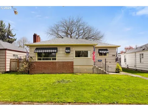 1316 8th Avenue Longview WA 98632