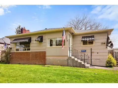 1316 8th Avenue Longview WA 98632