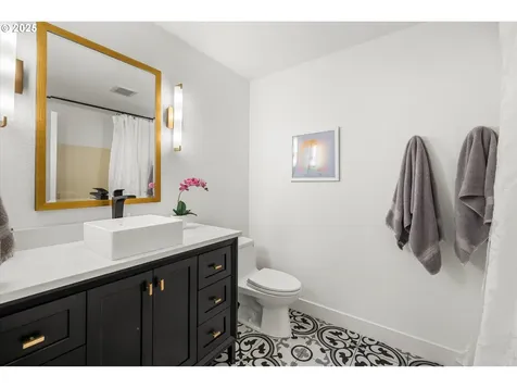 9747 NW Silver Ridge Loop Portland OR 97229