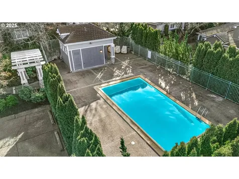 9747 NW Silver Ridge Loop Portland OR 97229