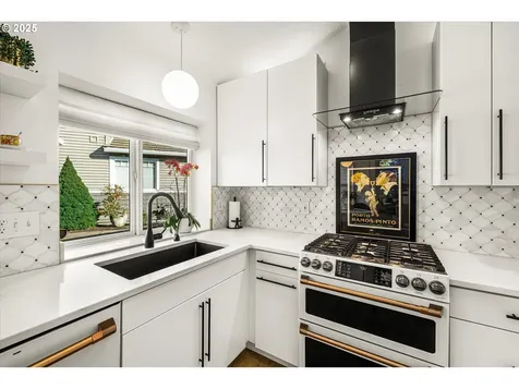 9747 NW Silver Ridge Loop Portland OR 97229