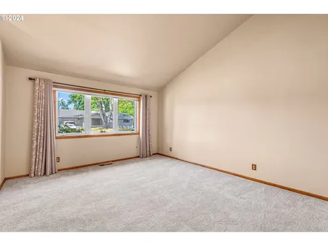2102 Carmel Avenue Eugene OR 97401