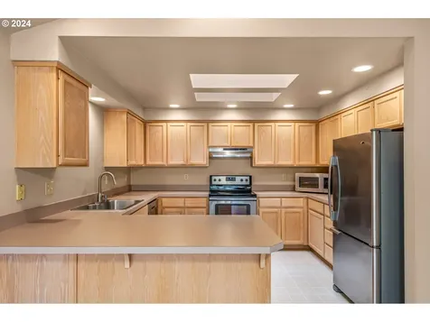 2102 Carmel Avenue Eugene OR 97401