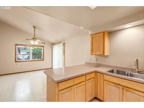 2102 Carmel Avenue Eugene OR 97401