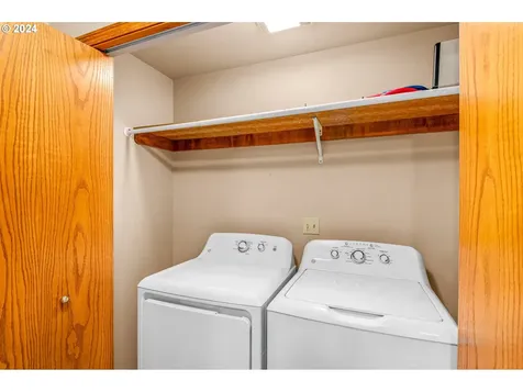 2102 Carmel Avenue Eugene OR 97401