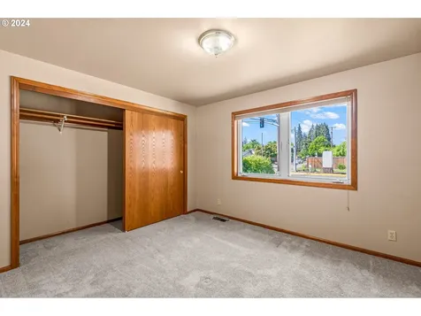 2102 Carmel Avenue Eugene OR 97401
