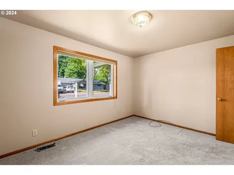 2102 Carmel Avenue Eugene OR 97401