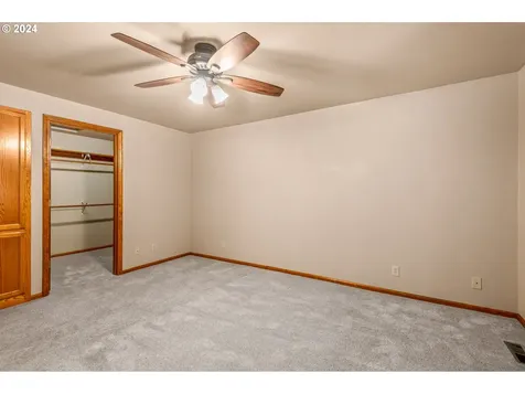 2102 Carmel Avenue Eugene OR 97401