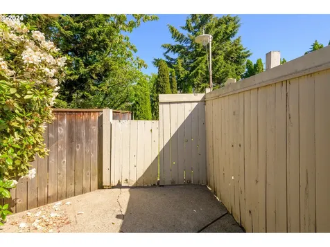 2102 Carmel Avenue Eugene OR 97401