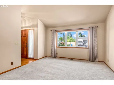 2102 Carmel Avenue Eugene OR 97401