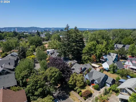 3405 Ne Pacific Street Portland OR 97232