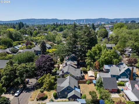 3405 Ne Pacific Street Portland OR 97232