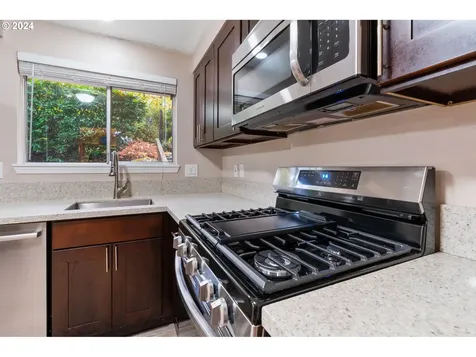 3139 SW Freeman Street Portland OR 97219
