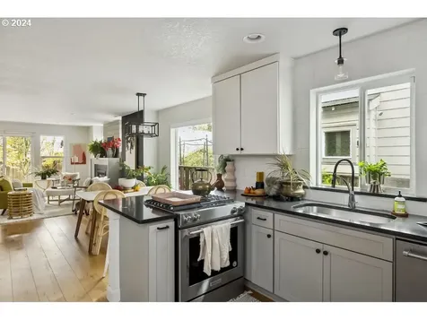 4822 SE 75th Avenue Portland OR 97206