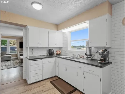 1011 NE 66th Street Vancouver WA 98665