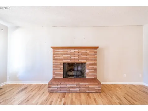 2076 S 5th Street Lebanon OR 97355