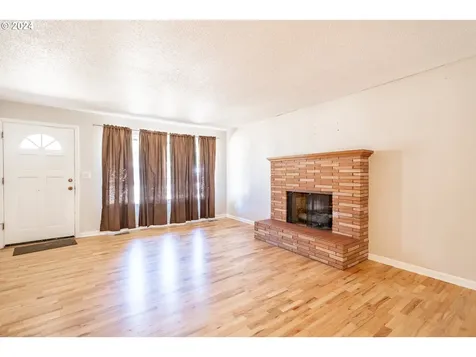 2076 S 5th Street Lebanon OR 97355