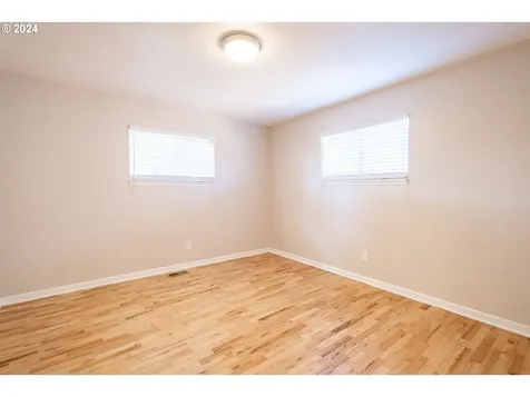 2076 S 5th Street Lebanon OR 97355