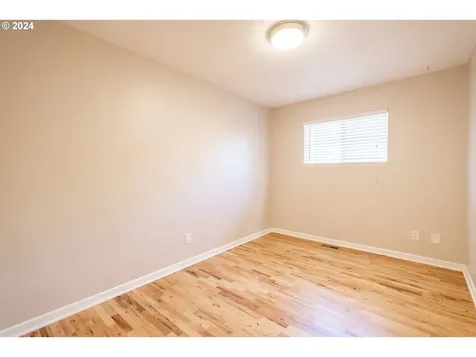 2076 S 5th Street Lebanon OR 97355