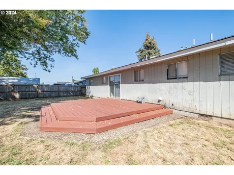 2076 S 5th Street Lebanon OR 97355