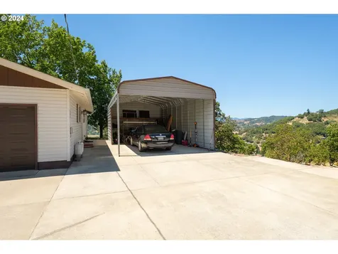 984 Wagontire Drive Myrtle Creek OR 97457