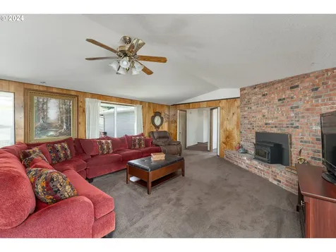 984 Wagontire Drive Myrtle Creek OR 97457