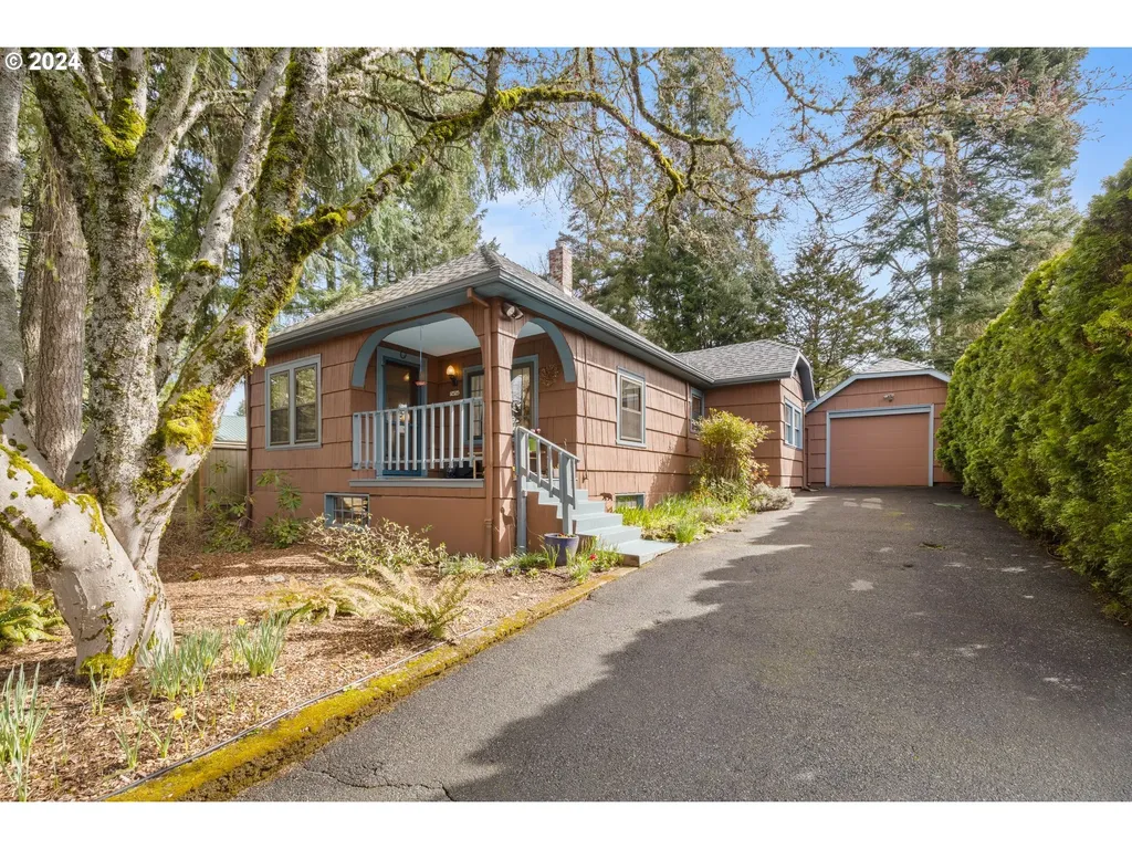 7454 SW 53rd Avenue Portland OR 97219