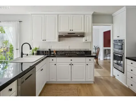 5222 Summit Street West Linn OR 97068