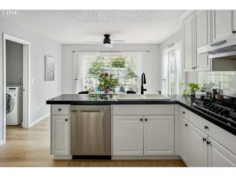 5222 Summit Street West Linn OR 97068