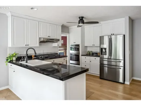 5222 Summit Street West Linn OR 97068