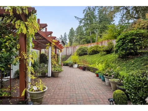 5222 Summit Street West Linn OR 97068