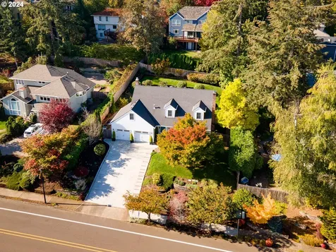 5222 Summit Street West Linn OR 97068