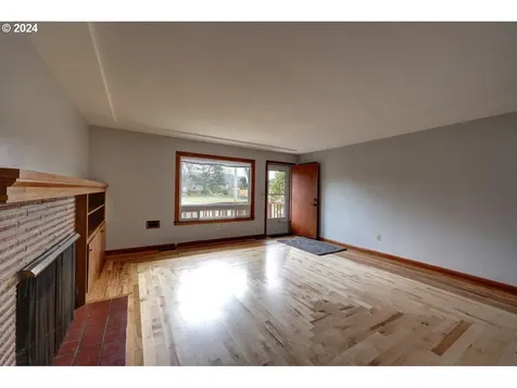 436 S Franklin Street Seaside OR 97138