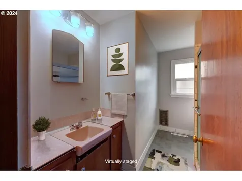 436 S Franklin Street Seaside OR 97138