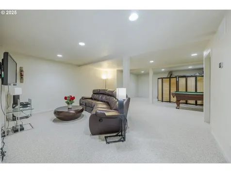 3136 Tanner Park Drive Eugene OR 97405