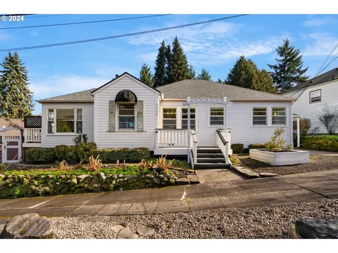 7736 Sw Burlingame Avenue Portland OR 97219