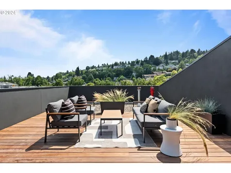 2791 NW Thurman Street Portland OR 97210