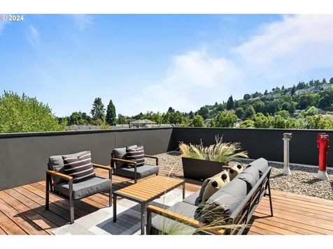 2791 NW Thurman Street Portland OR 97210