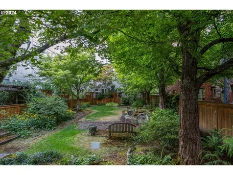 2791 NW Thurman Street Portland OR 97210