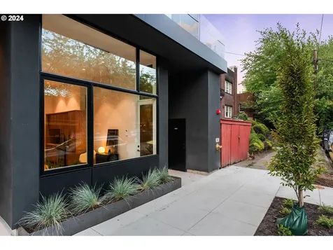 2791 NW Thurman Street Portland OR 97210