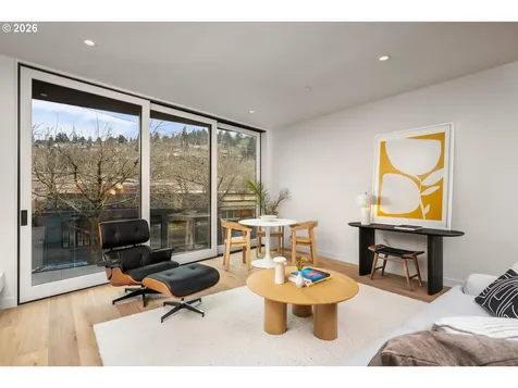 2791 NW Thurman Street Portland OR 97210