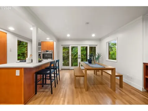 4915 Sw Barnes Road Portland OR 97221