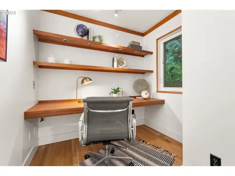 4915 Sw Barnes Road Portland OR 97221