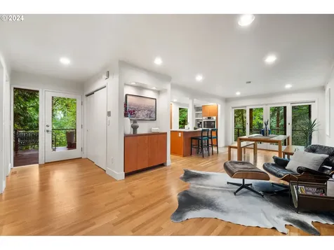 4915 Sw Barnes Road Portland OR 97221