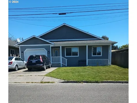 1023 Sanford Street Coos Bay OR 97420