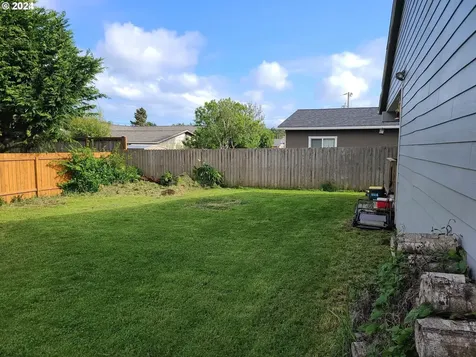 1023 Sanford Street Coos Bay OR 97420